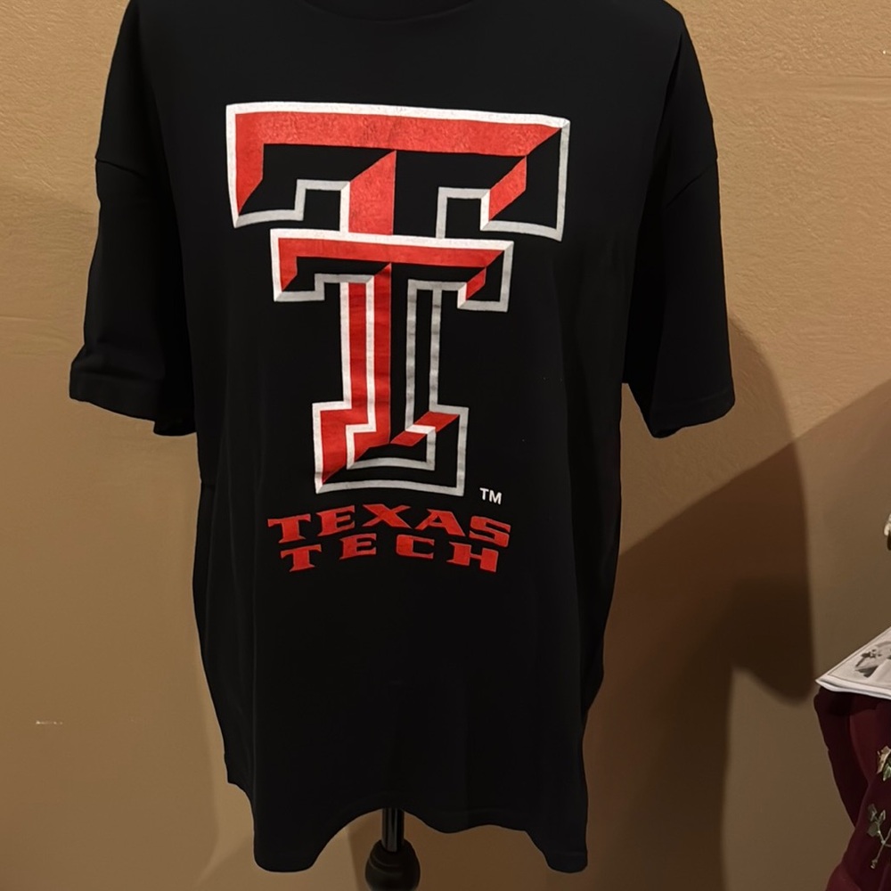 Fruit of the Loom Black and Red Short Sleeve Tee